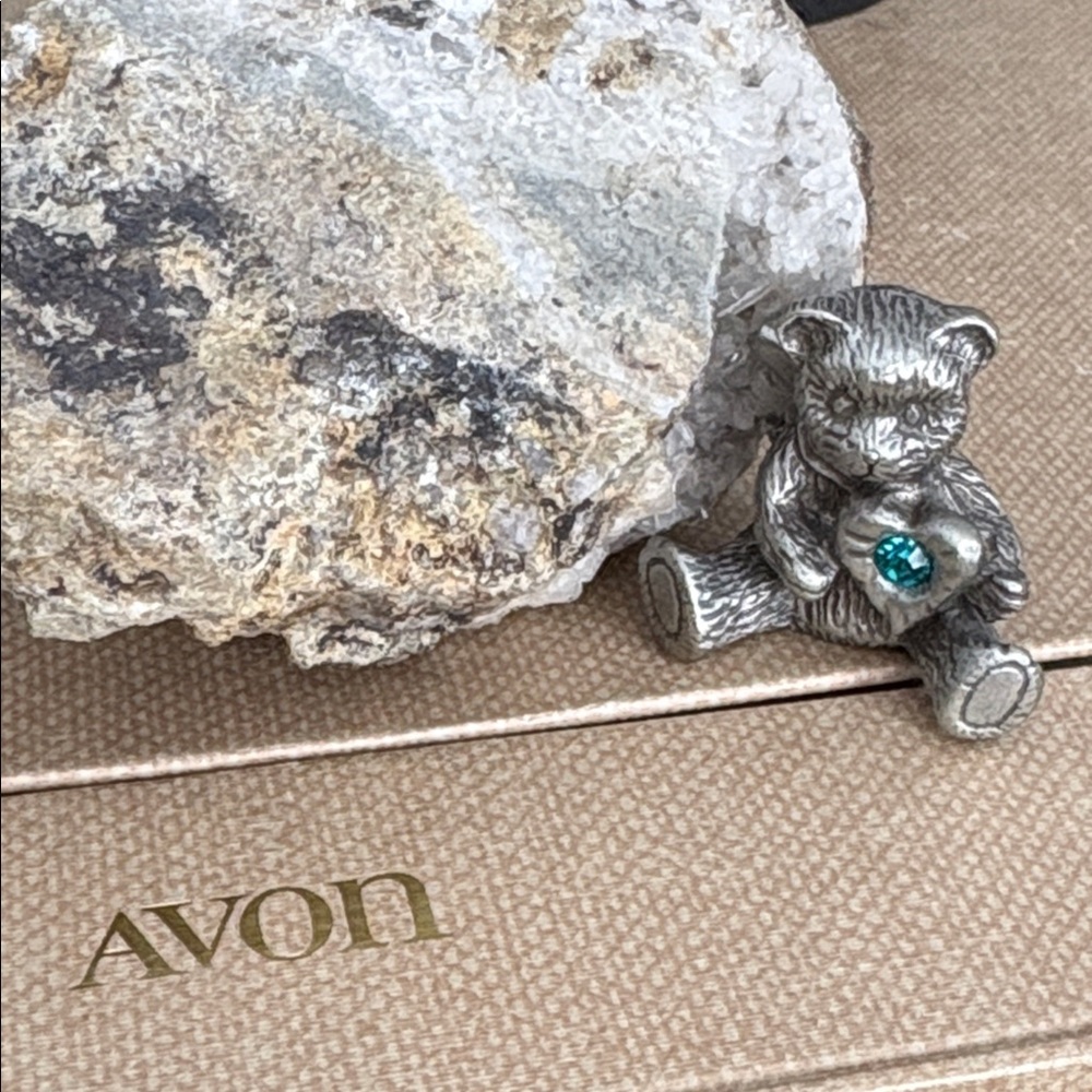 Vintage Avon Pewter Birthstone (December) Teddy Bear Keepsake 261